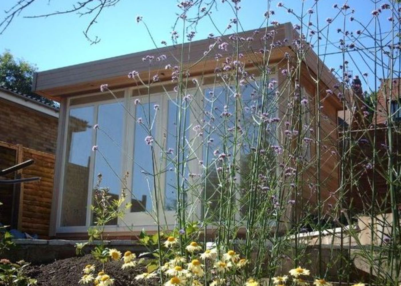 Contemporary-Garden-Building-8-600x600 (1)